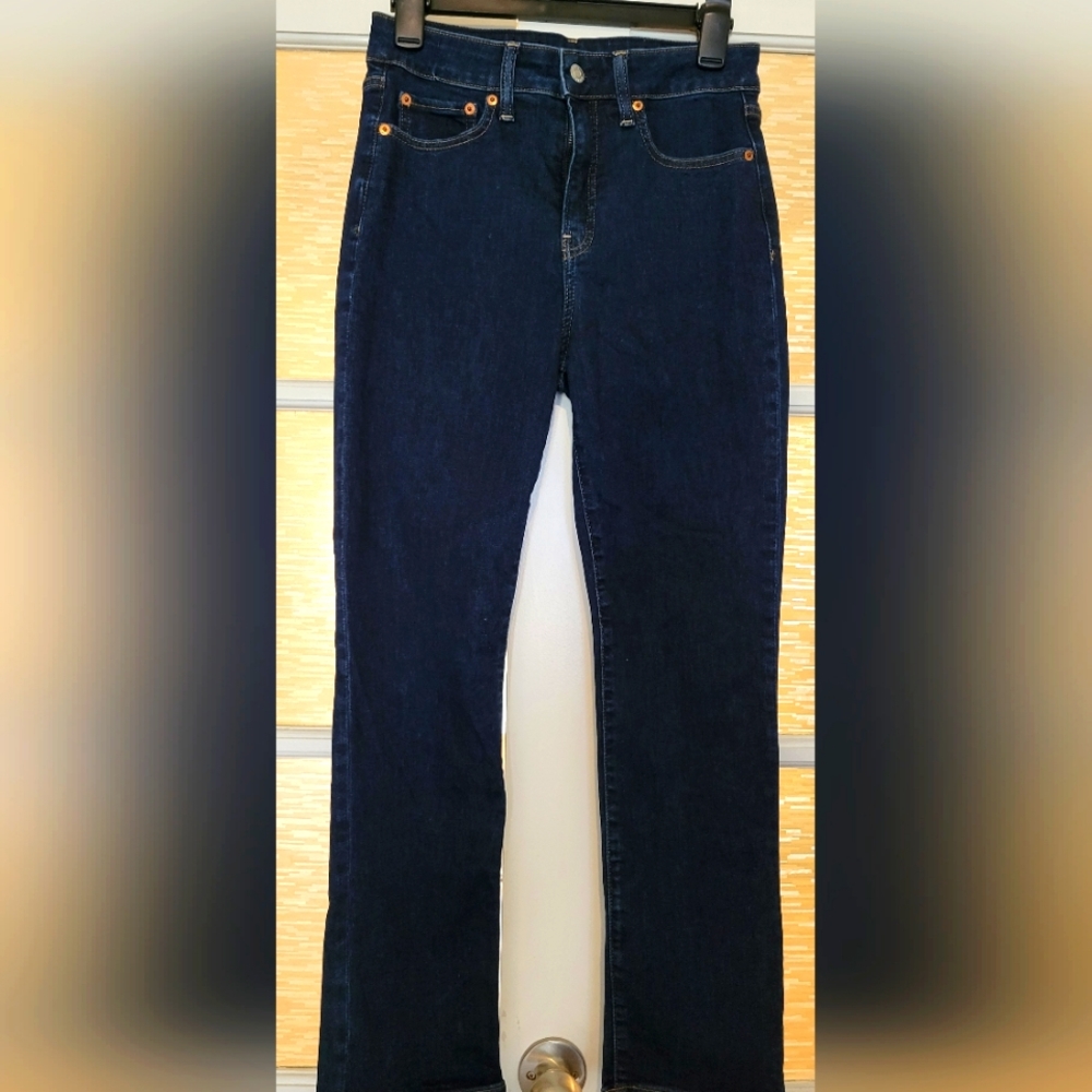 Gap High Rise Classic Straight Jean size 8P